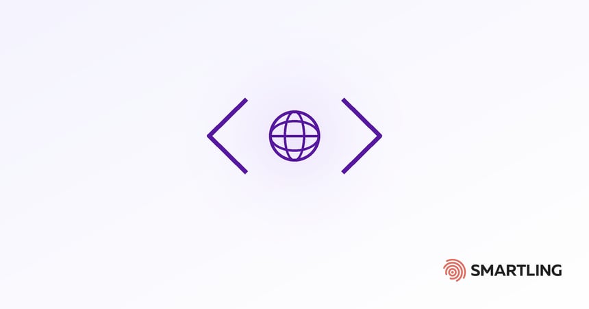Globe-icoon binnen codehaken met het Smartling-logo, dat continue lokalisatie in een ontwikkelpipeline vertegenwoordigt